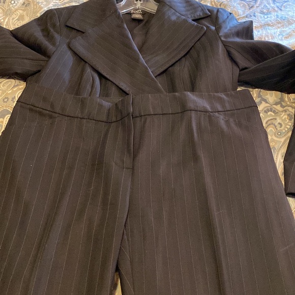 32.5 tall inseam pinstripes wool suit in excellent to like new condition - Picture 8 of 16